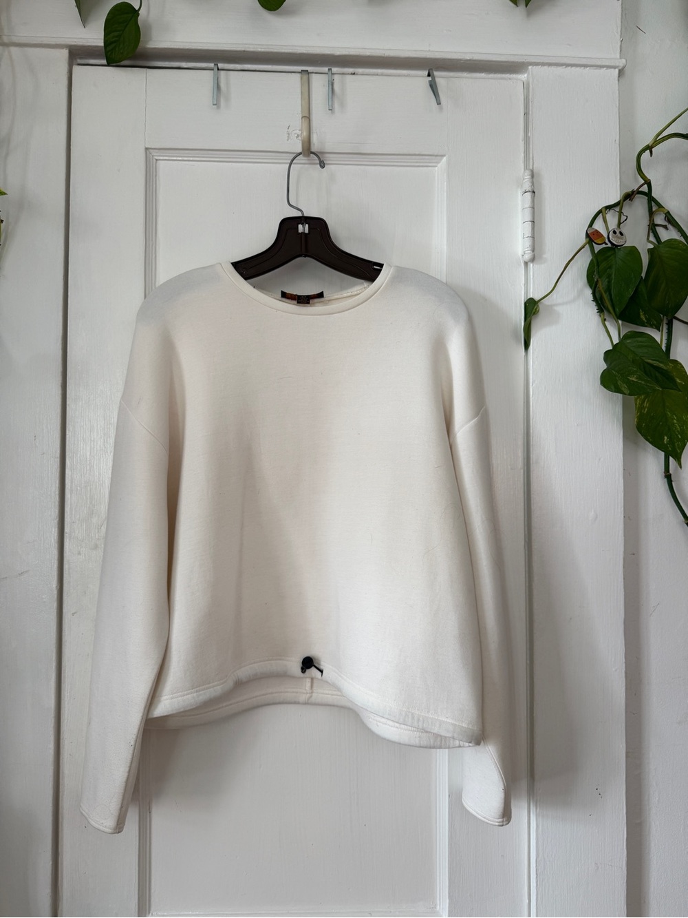 Truth by Republic size S Relaxed Cream Crewneck Sweater